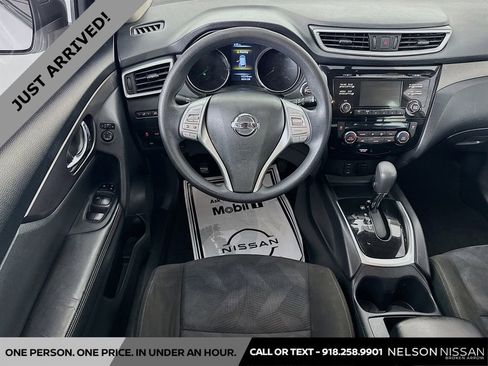 Used 2015 Nissan Rogue SV FWD image 20