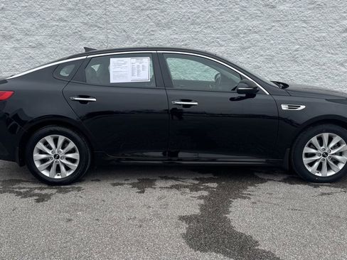 Used 2018 Kia Optima EX w/ Premium Package image 3