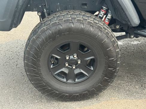 Used 2021 Jeep Gladiator Mojave AWD/4WD image 12