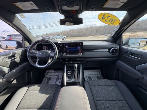 Used 2024 Chevrolet Colorado Z71 w/ Z71 Convenience Package 2 image 22