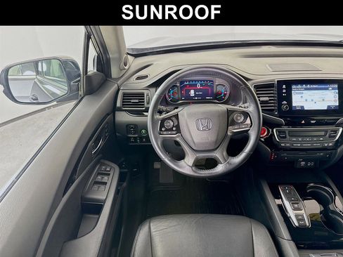Used 2021 Honda Pilot Touring image 2