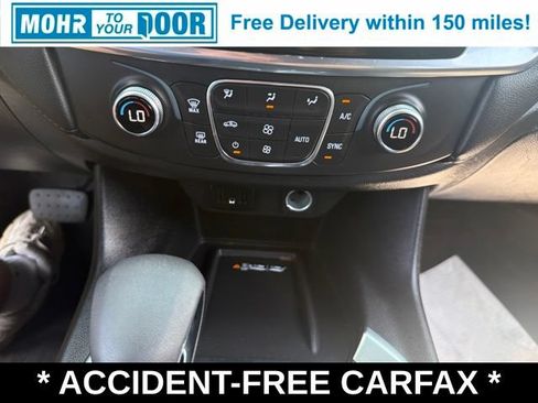 Used 2022 Chevrolet Traverse LT FWD image 26