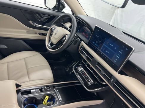 Certified 2025 Lincoln Corsair Reserve w/ Equipment Group 202A image 25