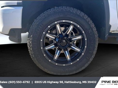 Used 2022 Chevrolet Silverado 2500 High Country w/ Safety Package II image 7