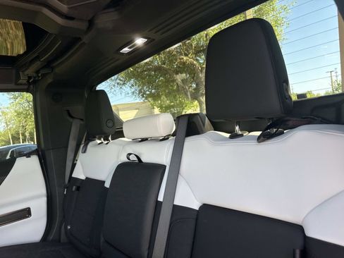 Used 2025 GMC Hummer EV 3X AWD/4WD image 14