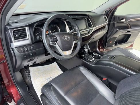 Used 2016 Toyota Highlander Limited image 14