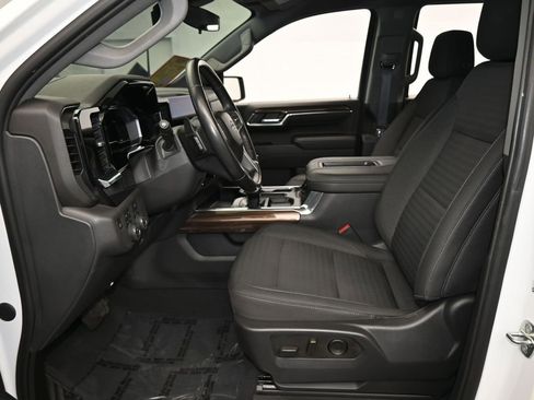 Used 2022 Chevrolet Silverado 1500 LT Trail Boss image 11