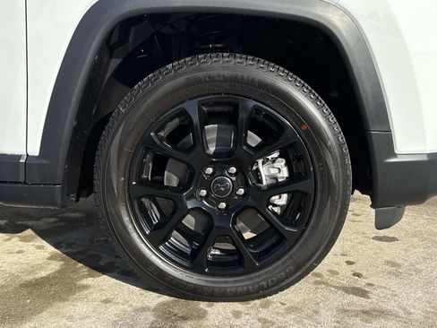 New 2026 Jeep Compass Latitude image 17