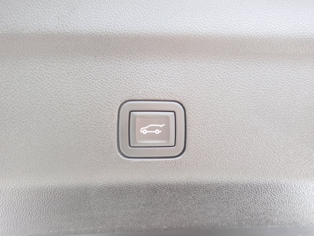 Used 2024 Cadillac Escalade Premium Luxury w/ LPO, Floor Liner Package AWD/4WD image 27