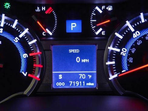 Used 2019 Toyota 4Runner TRD Off-Road Premium AWD/4WD image 9