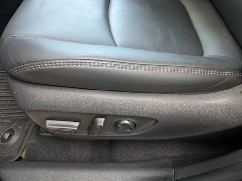 Used 2022 Toyota RAV4 XLE Premium AWD/4WD image 7