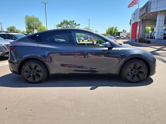 Used 2025 Tesla Model Y Long Range AWD/4WD video 4