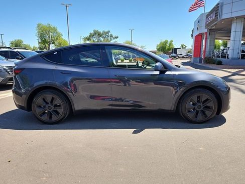Used 2025 Tesla Model Y Long Range AWD/4WD image 4