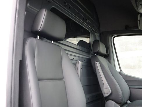 New 2026 Mercedes-Benz C 300 4MATIC Sedan image 13