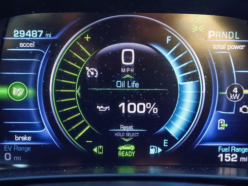 Used 2018 Chevrolet Volt LT w/ Comfort Package image 12