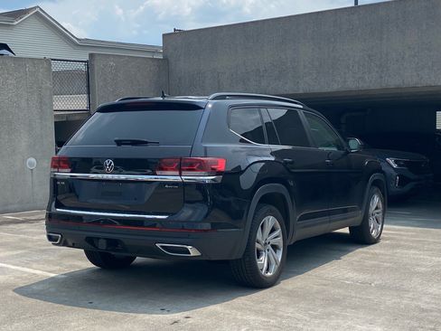 Certified 2023 Volkswagen Atlas SE w/ Panoramic Sunroof Package AWD/4WD image 3