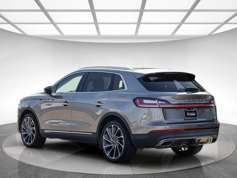 Used 2020 Lincoln Nautilus Reserve w/ Equipment Group 202A AWD/4WD image 2