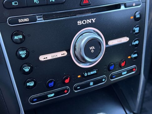 Used 2017 Ford Explorer Limited w/ Equipment Group 301A AWD/4WD image 30