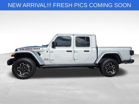 Used 2022 Jeep Gladiator Rubicon w/ Cold Weather Group AWD/4WD image 3