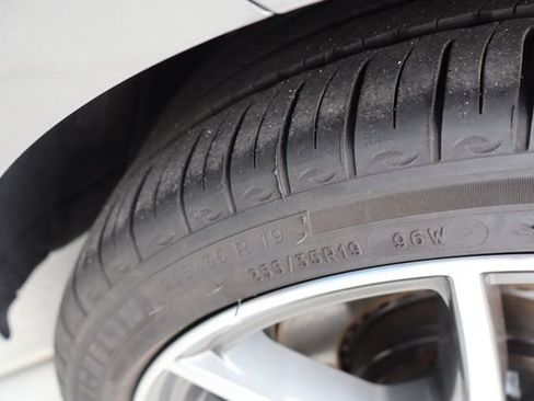 Used 2025 Genesis G70 2.5T RWD image 46