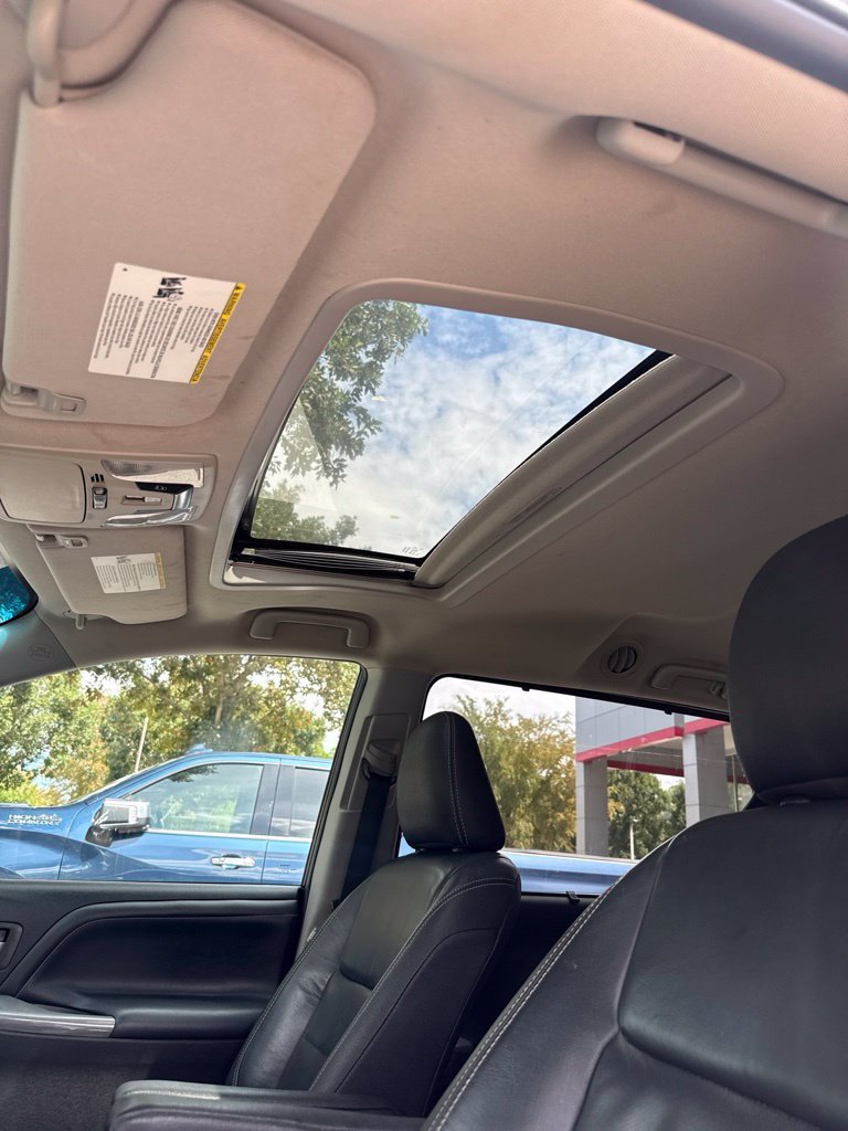 Used 2016 Toyota Sienna SE FWD image 9