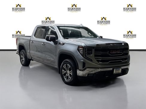 Used 2024 GMC Sierra 1500 SLT image 3