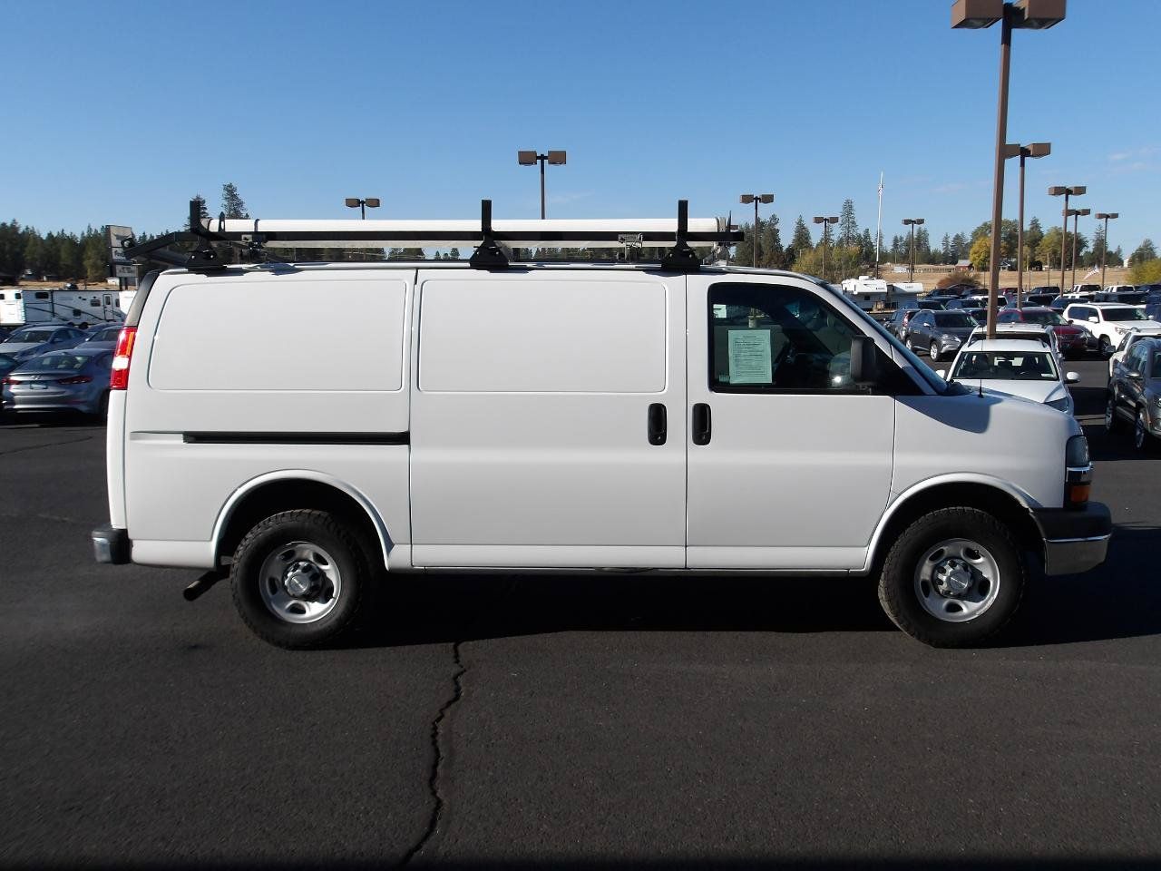 Used 2016 Chevrolet Express 3500 RWD image 6