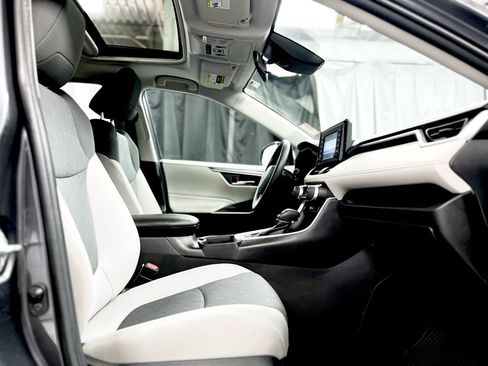 Used 2019 Toyota RAV4 XLE w/ All Weather Liner Package image 28