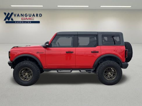 Used 2024 Ford Bronco Badlands image 2