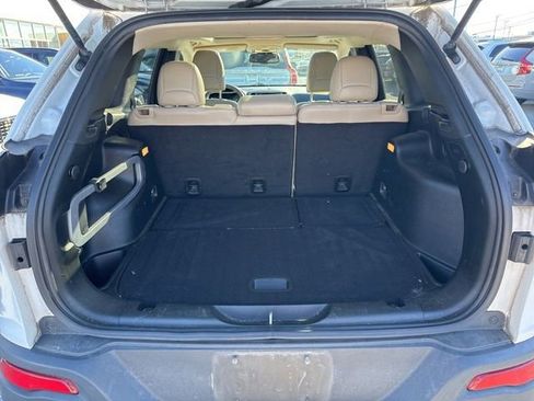 Used 2017 Jeep Cherokee Limited image 10