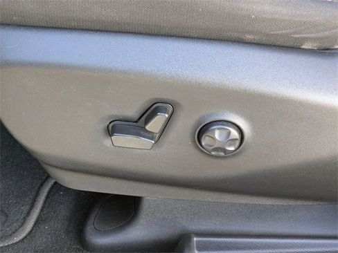 Used 2021 Chrysler Pacifica Touring w/ S Appearance Package image 15