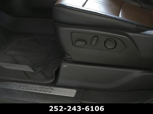 Used 2024 Chevrolet Silverado 2500 High Country w/ Technology Package AWD/4WD image 11
