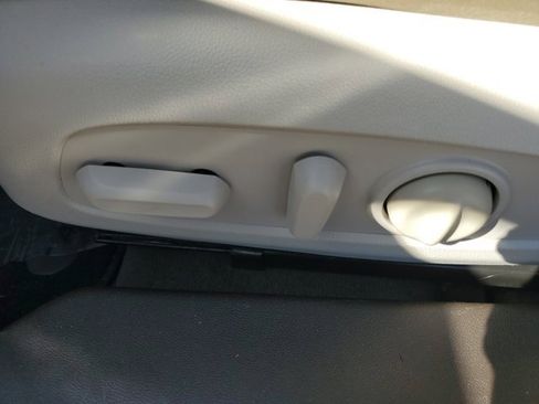 Used 2018 Buick LaCrosse Essence image 24