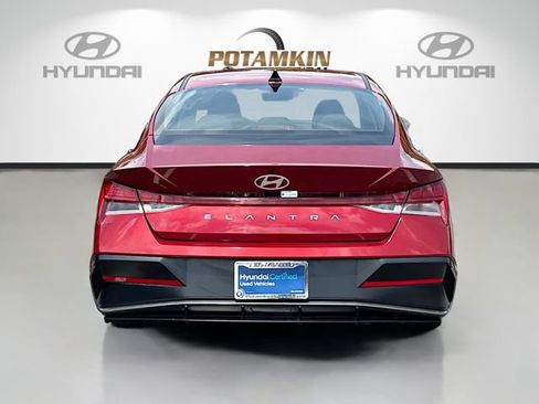 Certified 2025 Hyundai Elantra SEL FWD image 6