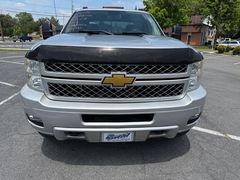 Used 2014 Chevrolet Silverado 3500 LT w/ Interior Plus Package AWD/4WD image 3