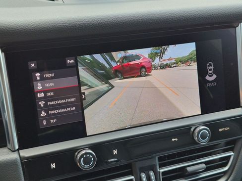 Certified 2026 Porsche Macan AWD/4WD image 17
