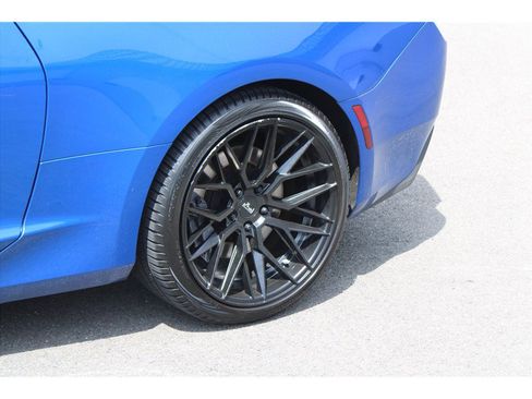 Used 2016 Chevrolet Camaro SS RWD image 6