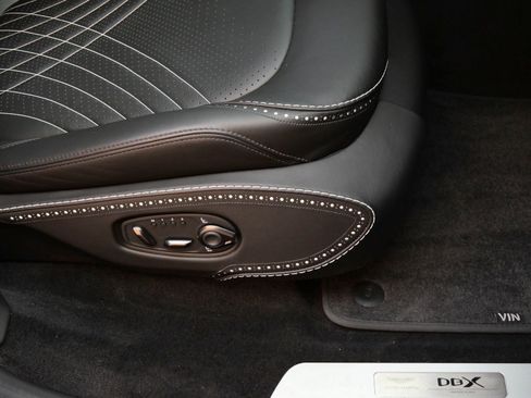Used 2021 Aston Martin DBX AWD/4WD image 21