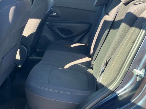 Used 2018 Chevrolet Trax LS image 9