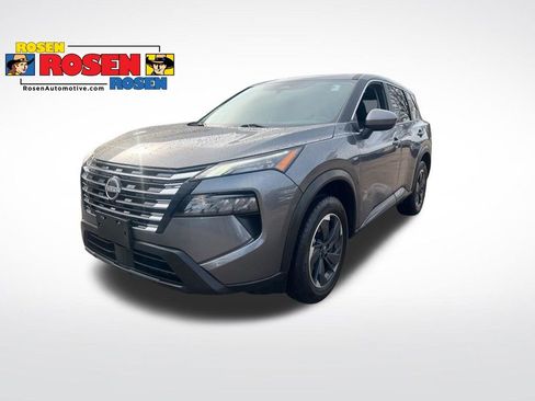 Used 2024 Nissan Rogue SV image 1