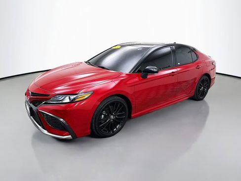 Used 2024 Toyota Camry XSE image 3