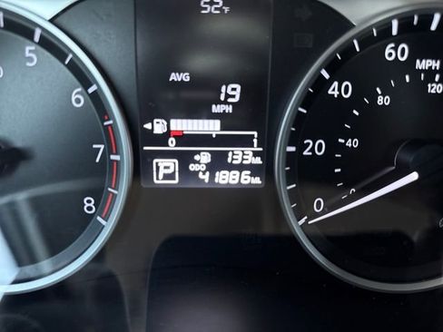 Used 2020 Nissan Kicks S image 28