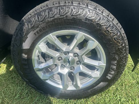 Used 2024 Chevrolet Silverado 1500 RST AWD/4WD image 33