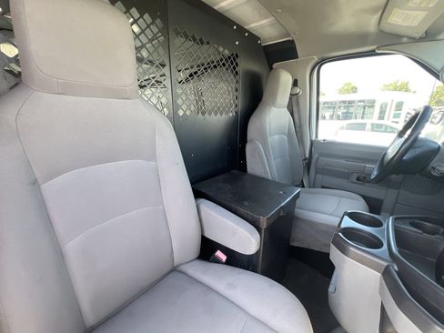 Used 2013 Ford E-150 and Econoline 150 RWD image 7