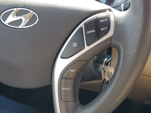 Used 2012 Hyundai Elantra GLS w/ Comfort Pkg 2 FWD image 19