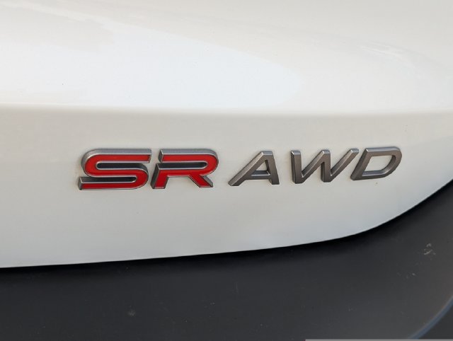 Used 2025 Nissan Kicks SR w/ SR Premium Package AWD/4WD image 10