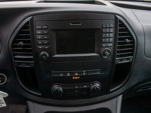 Used 2018 Mercedes-Benz Metris image 18