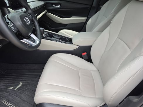 Used 2025 Honda Accord Touring image 12