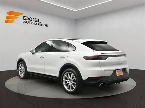 Used 2023 Porsche Cayenne Coupe image 3