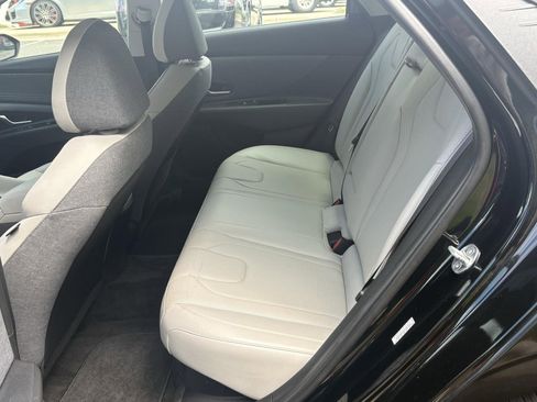 Used 2023 Hyundai Elantra Limited w/ Cargo Package image 19